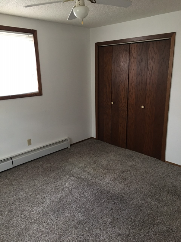 724 2nd St E - Photo 3 of 7