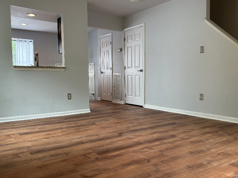 3065 Antrim Cir - Photo 5 of 14