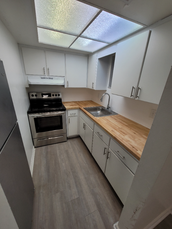 236 Se 9th Ave - Photo 5 of 11
