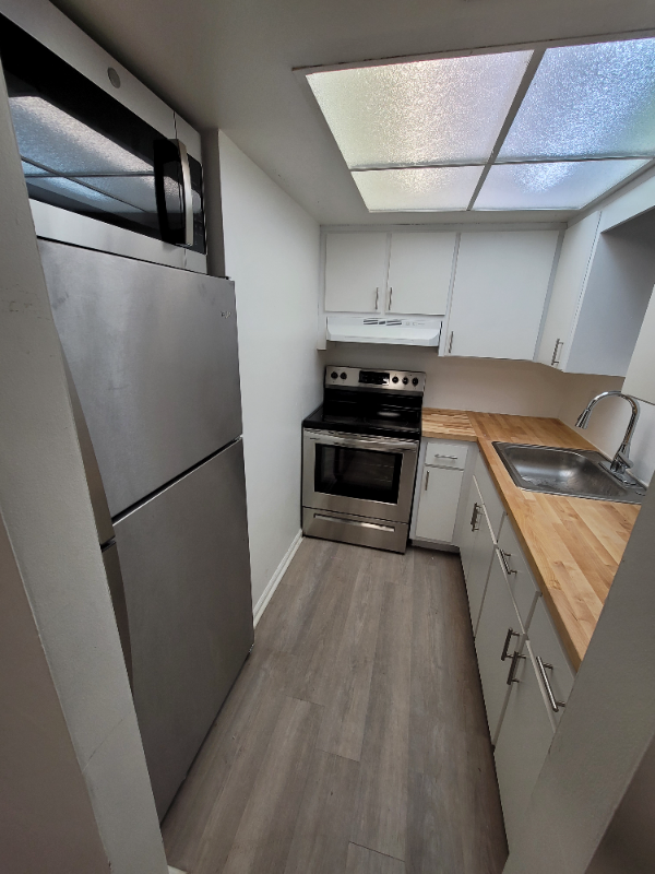 236 Se 9th Ave - Photo 6 of 11