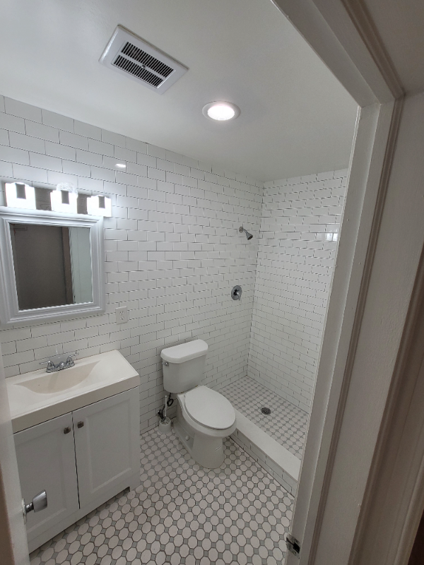 236 Se 9th Ave - Photo 7 of 11