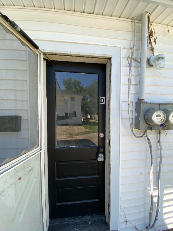 505 S Georgia St #D - Photo 3 of 8