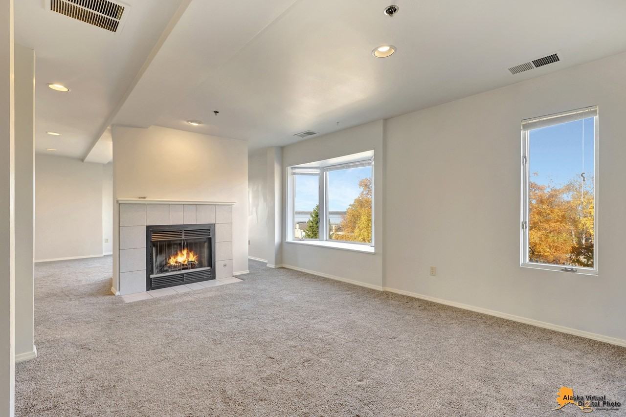 800 M St #4W - Photo 5 of 41