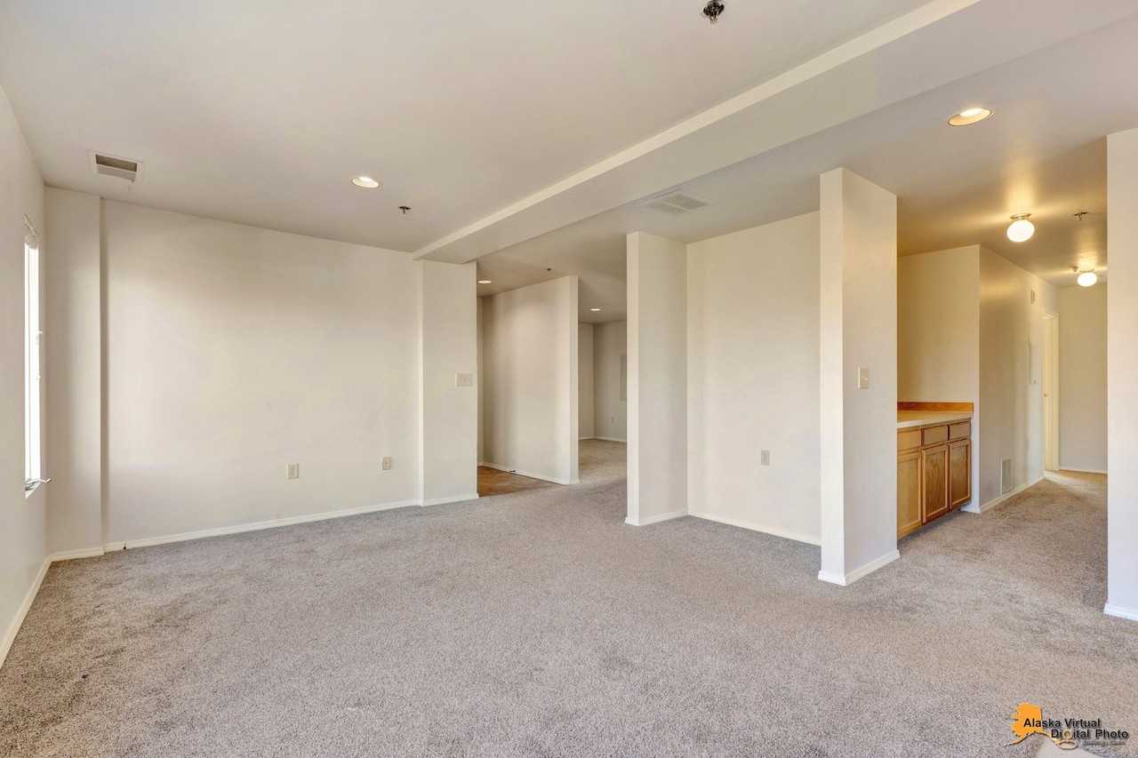 800 M St #4W - Photo 6 of 41