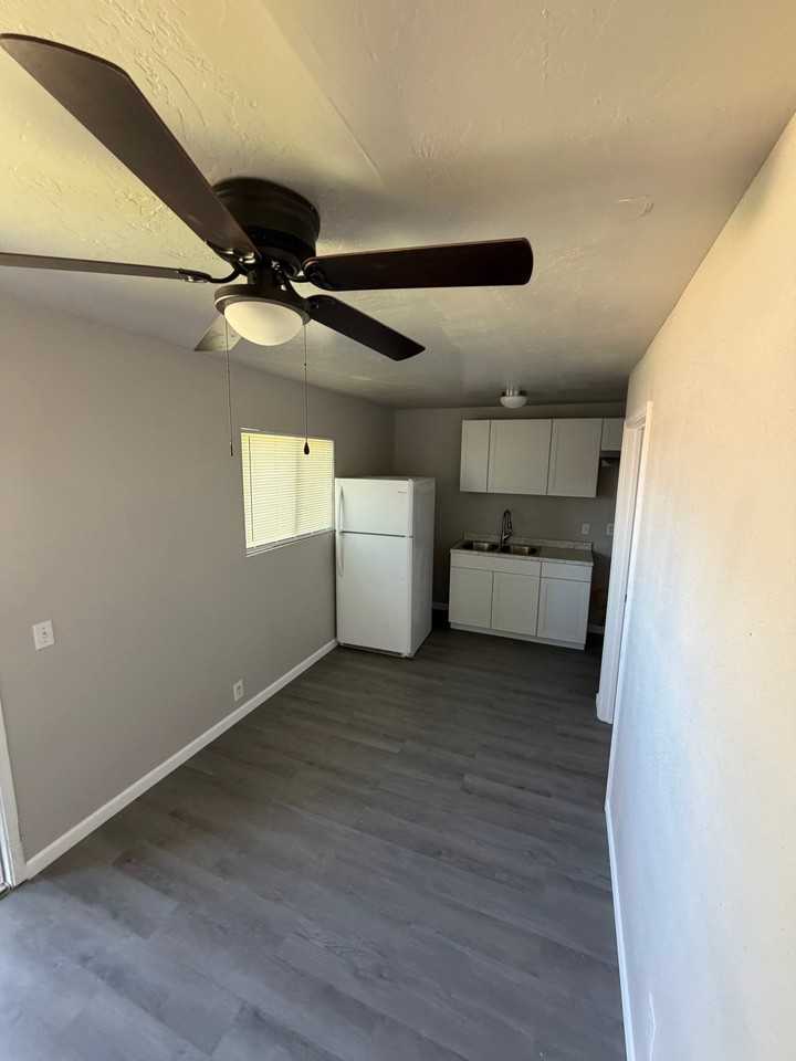 101 E Barbara St #7 - Photo 2 of 8