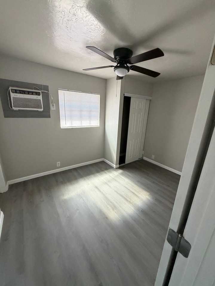 101 E Barbara St #7 - Photo 3 of 8