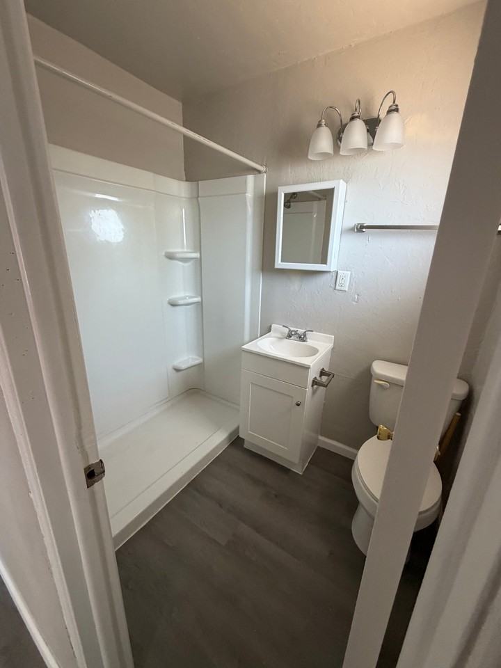 101 E Barbara St #7 - Photo 4 of 8