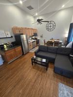 featured image of 215 N Harrisburg Ave #9