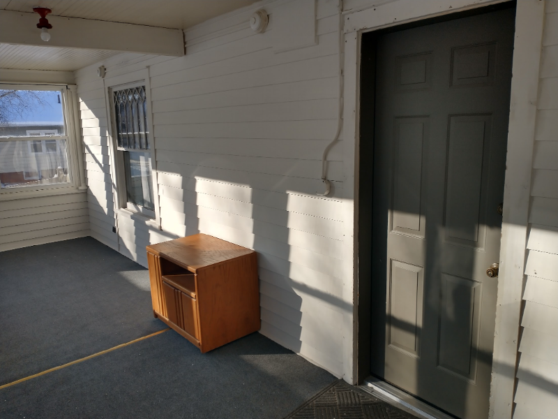 421 N Bird St #B - Photo 3 of 14