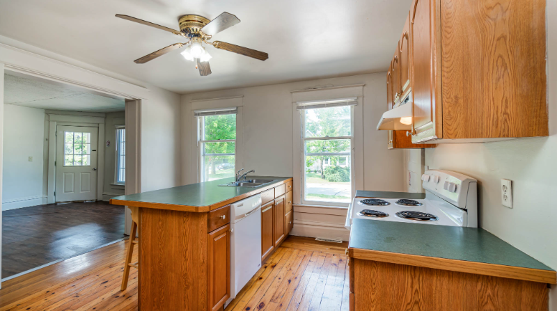 701 S University Ave - Photo 6 of 14
