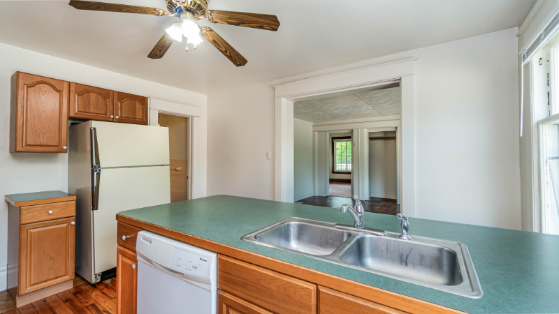 701 S University Ave - Photo 7 of 14