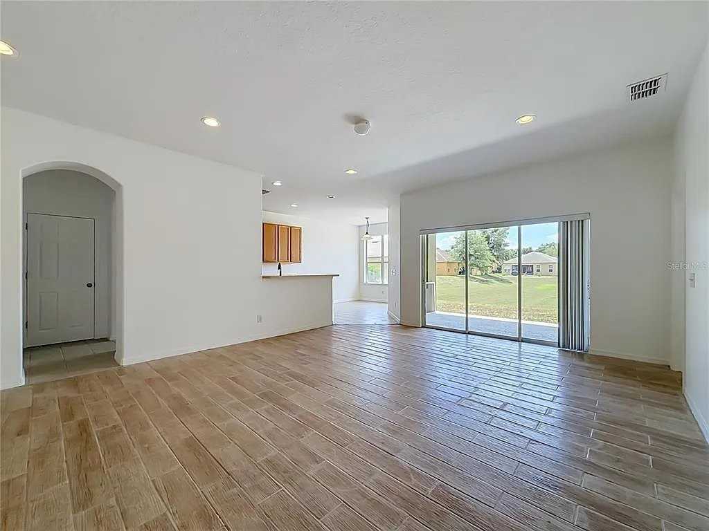 240 James Cir - Photo 3 of 14