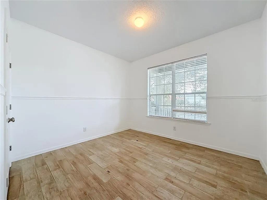 240 James Cir - Photo 7 of 14