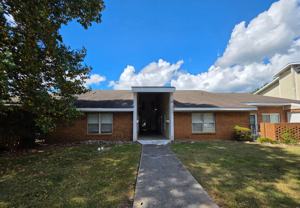 213 Westcliff Cir #B - Photo 1 of 1