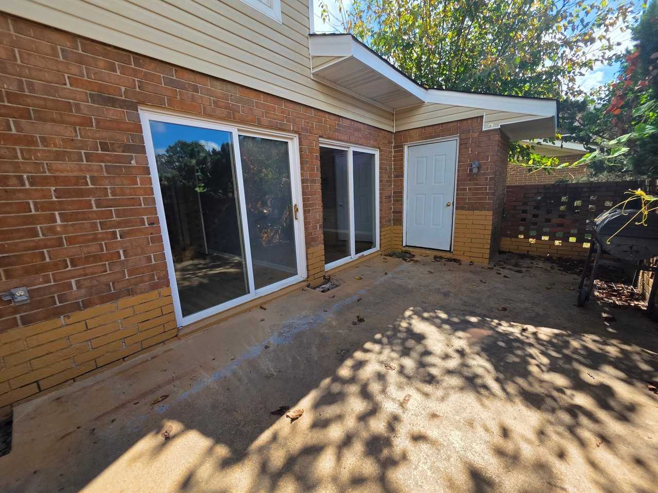 213 Westcliff Cir #B - Photo 3 of 18