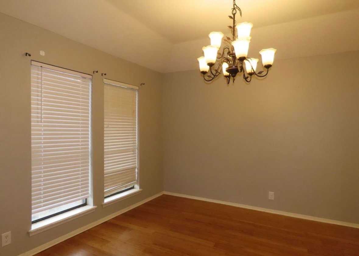 4912 Pine Knoll St - Photo 4 of 20