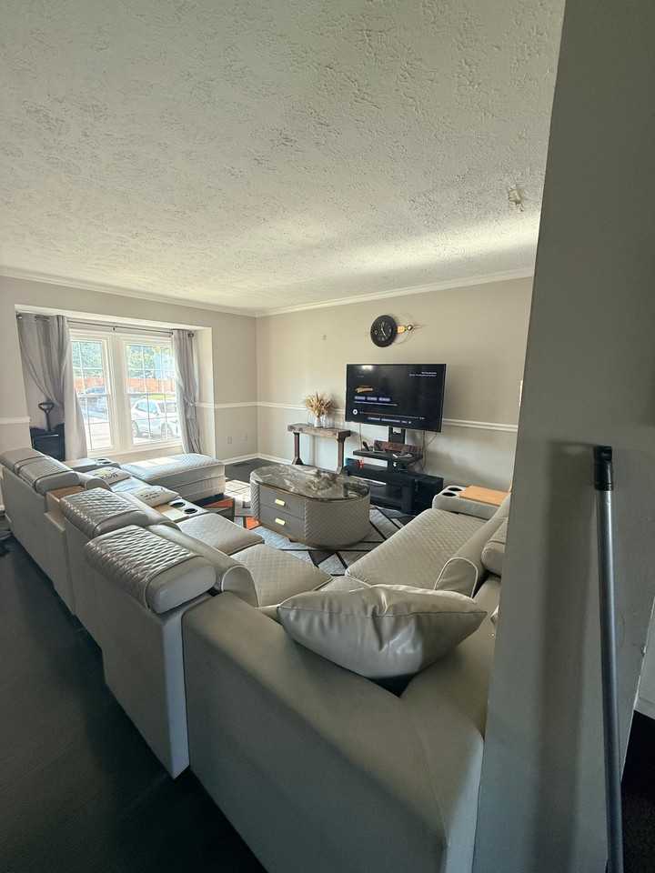 27 Ashmill Ct #1 - Photo 4 of 18