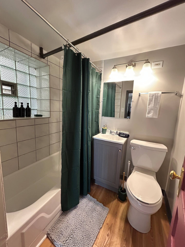 3701 N Racine Ave - Photo 4 of 6