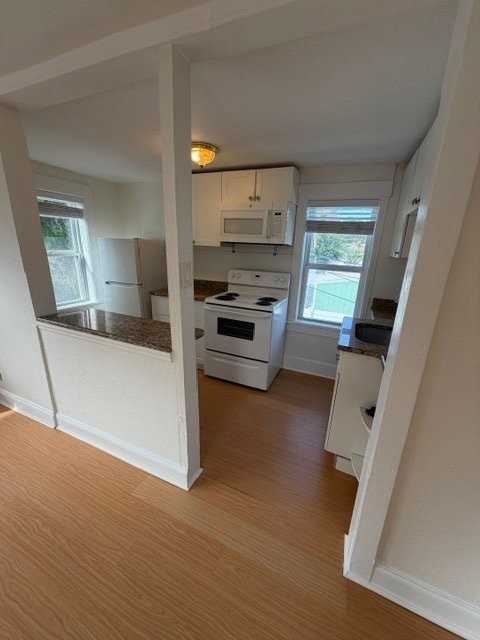 746 1/2 26th Ave N - Photo 3 of 5