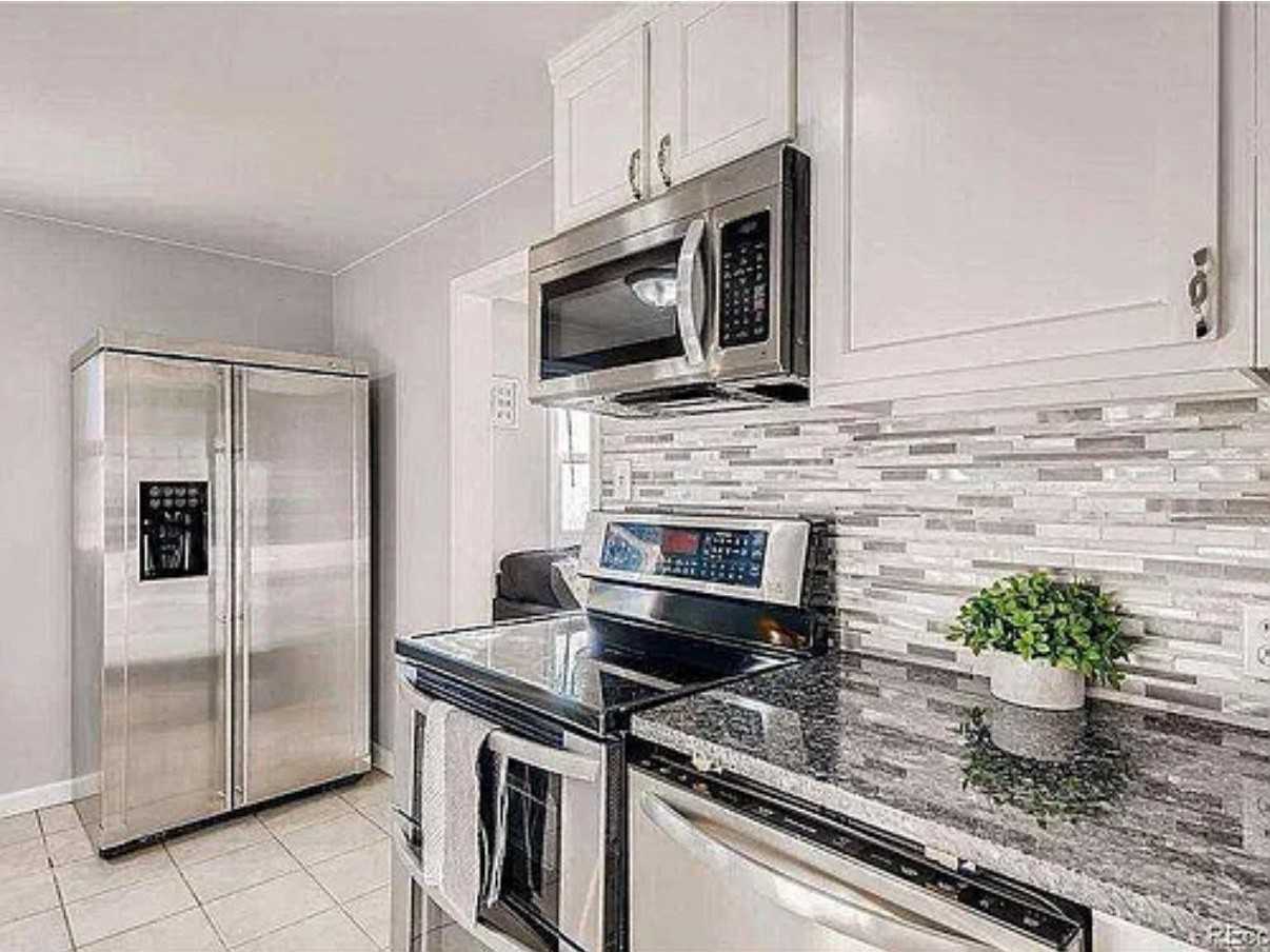 240 Raleigh St - Photo 5 of 18