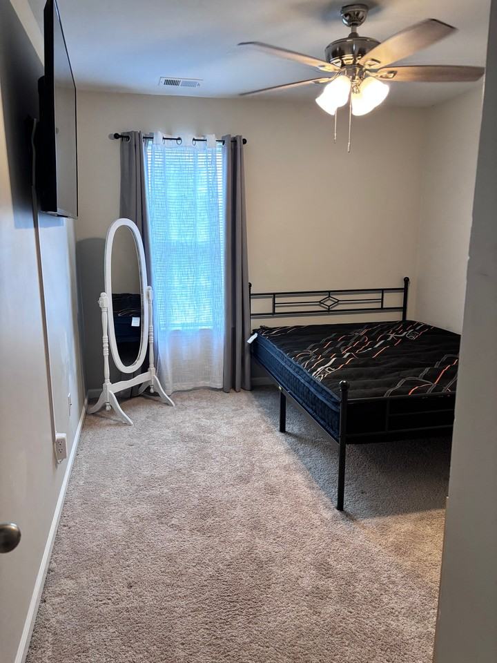 417 Valdez Ct - Photo 2 of 10