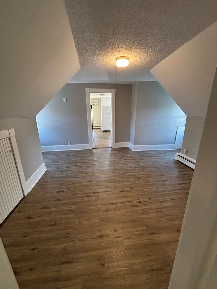 20 Center St #3 - Photo 5 of 16
