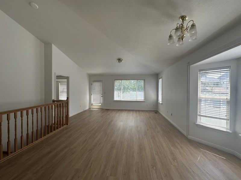 241 W Beverlee Ann Dr - Photo 2 of 19