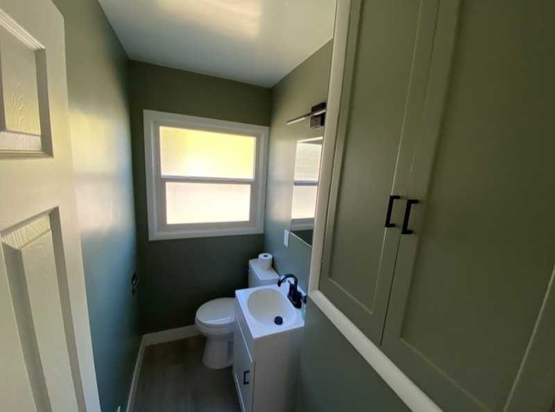 99 Ws - Photo 7 of 13