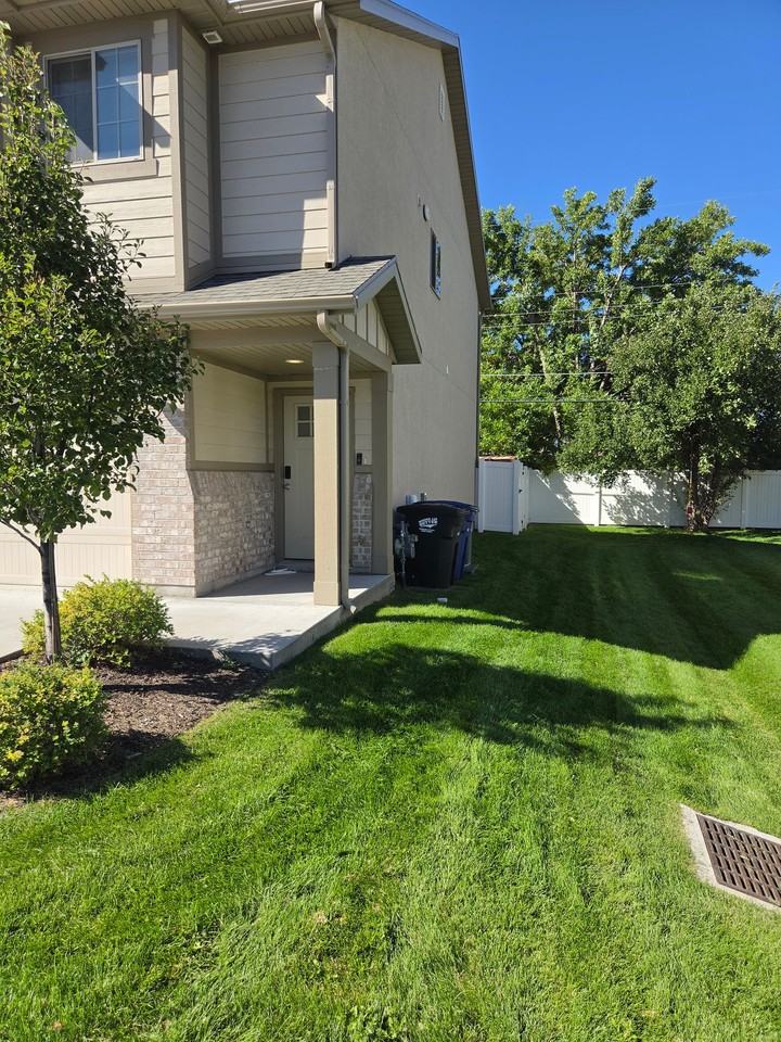 5037 Se - Photo 2 of 15