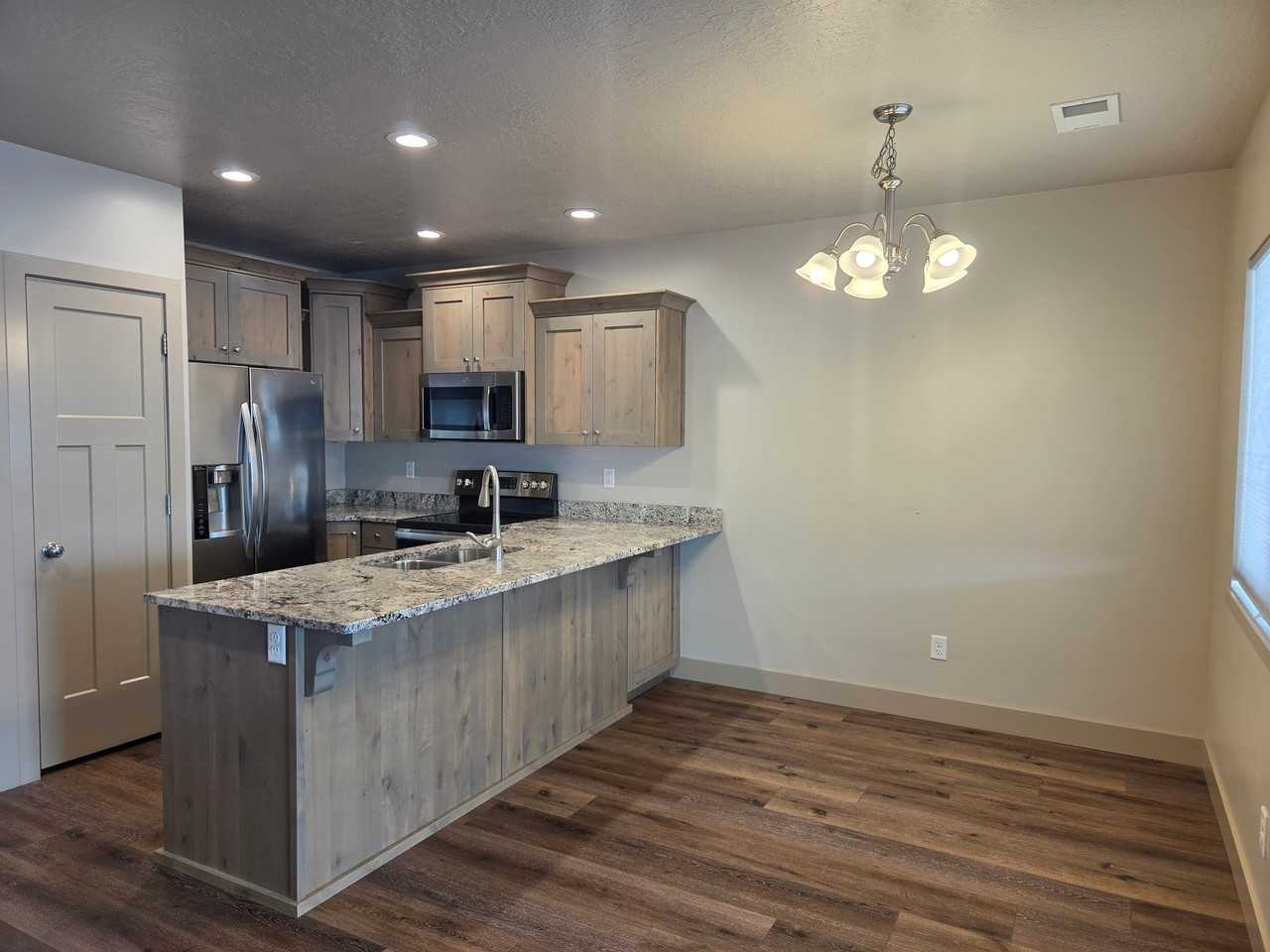 5037 Se - Photo 4 of 15