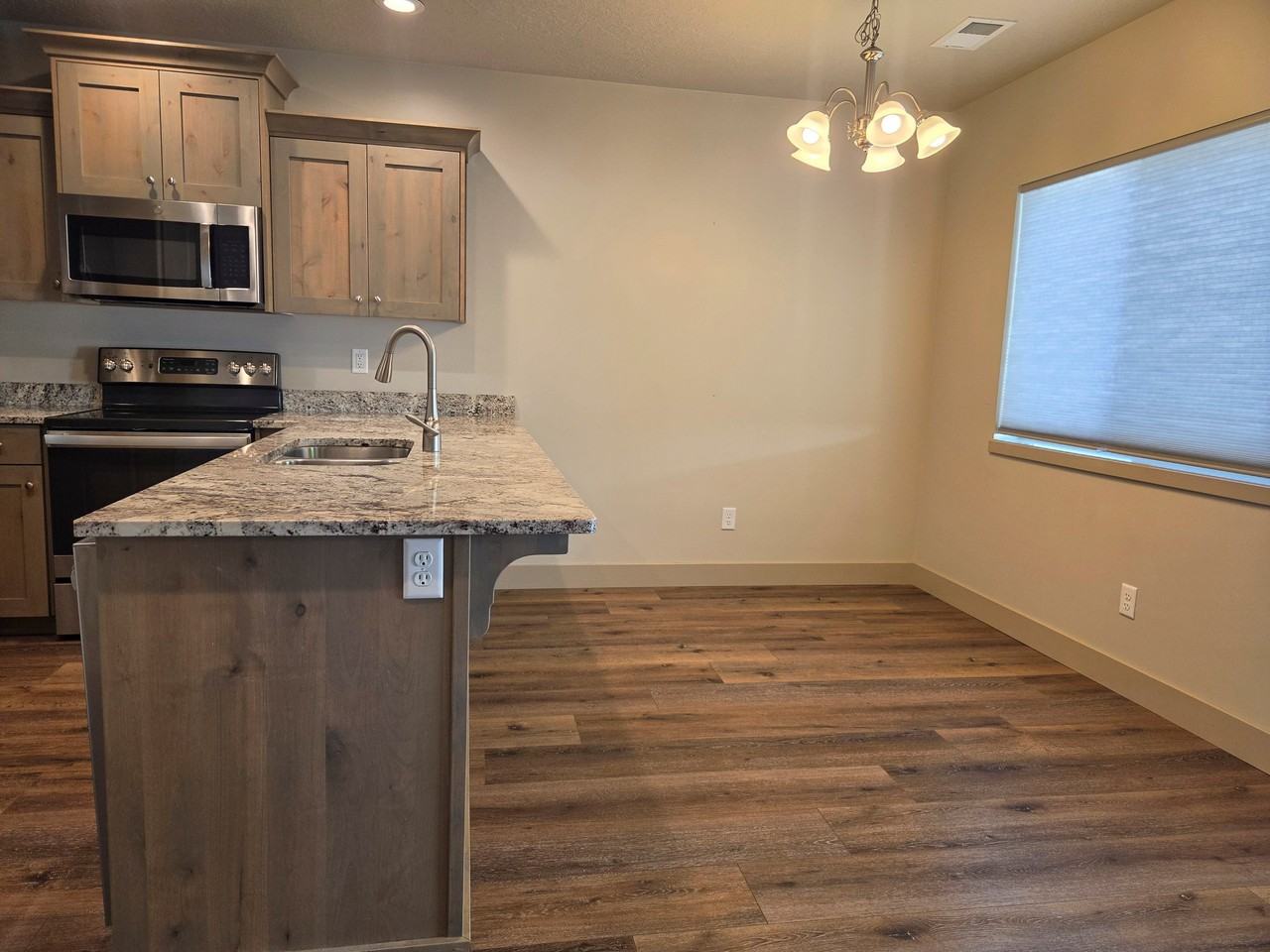 5037 Se - Photo 6 of 15