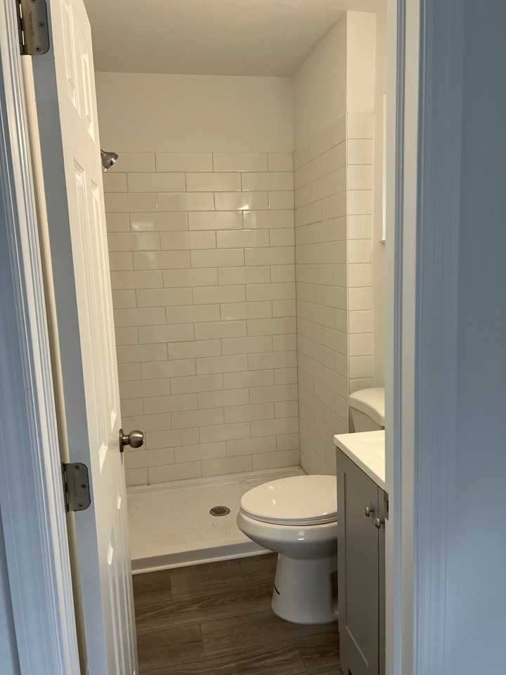 1638 Dewey St #203 - Photo 6 of 10