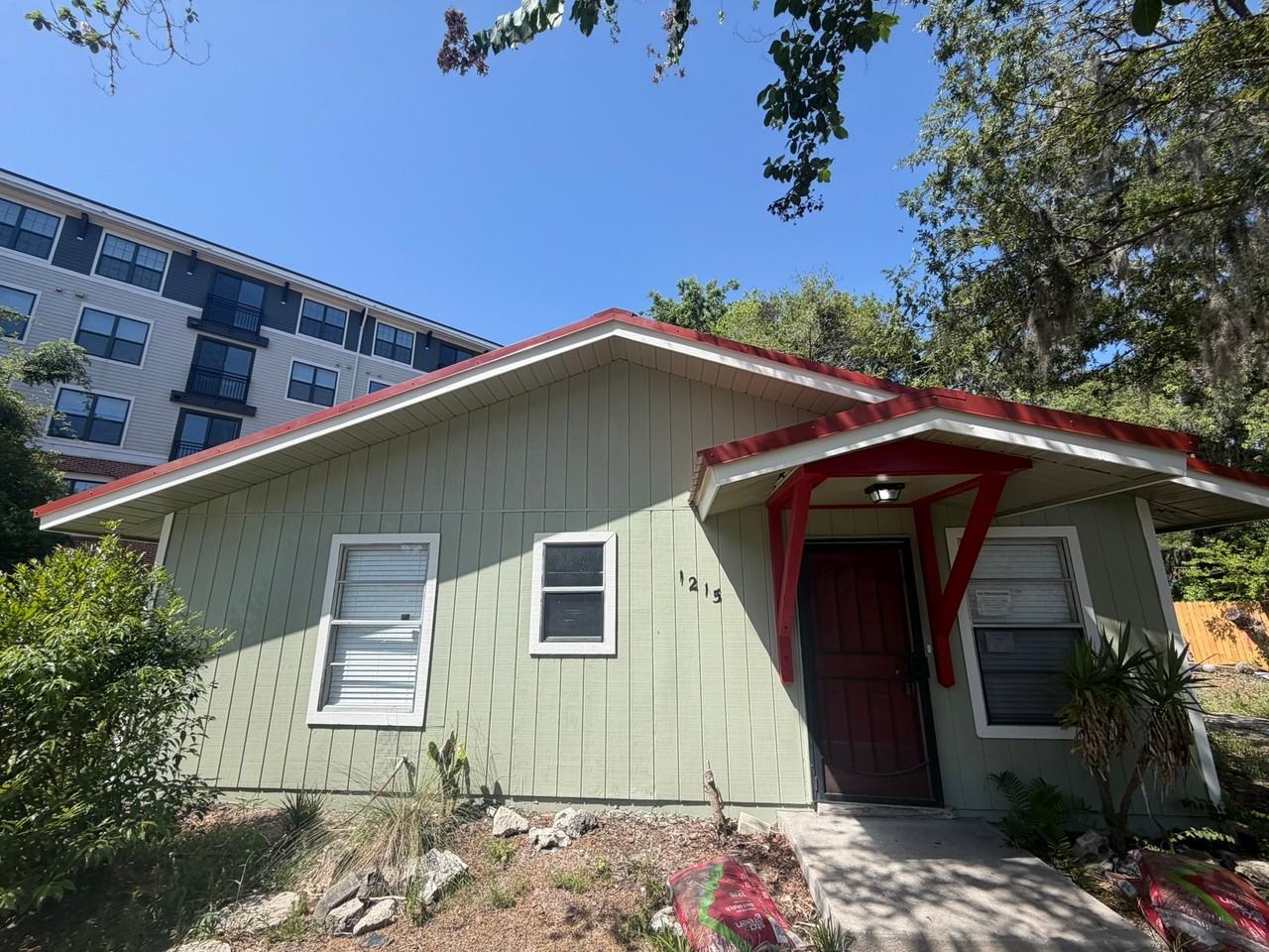 1215 Nw 6th Pl
