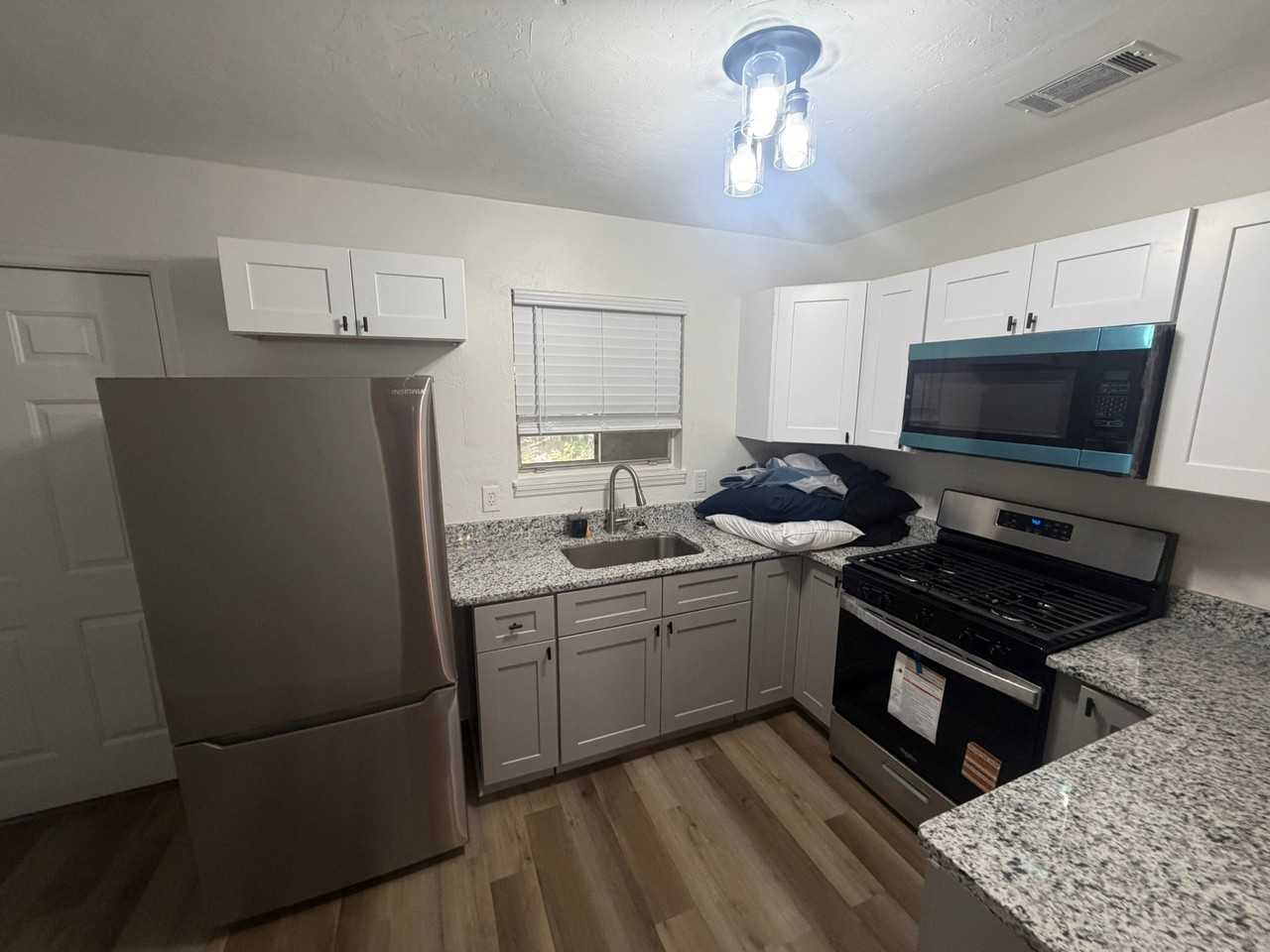 1215 Nw 6th Pl - Photo 3 of 18