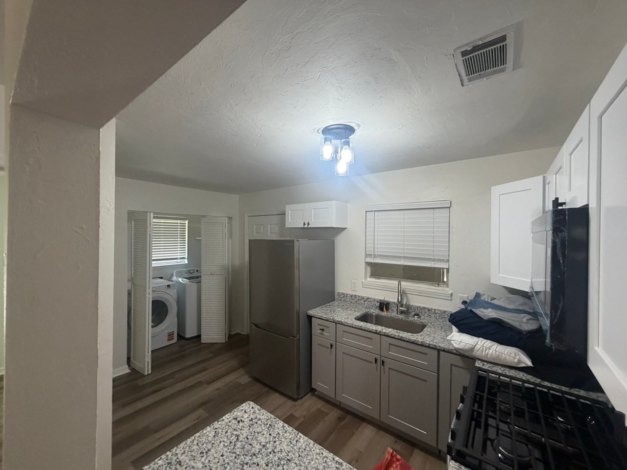 1215 Nw 6th Pl - Photo 5 of 18