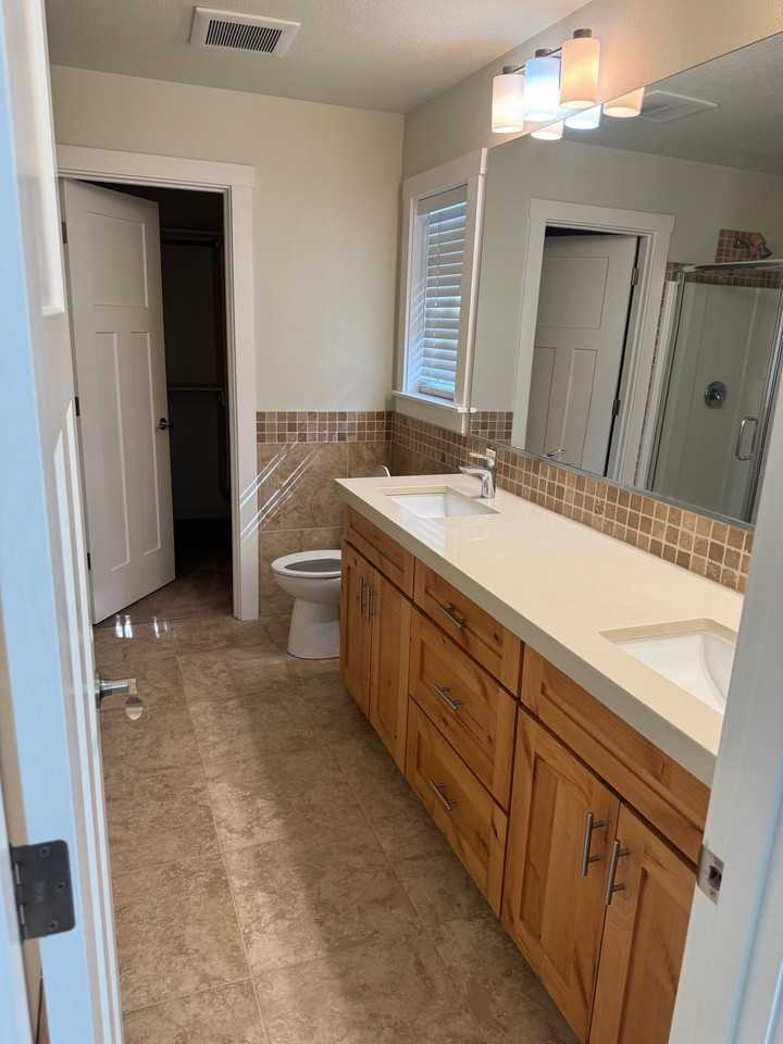 3207 Ne 39th St - Photo 3 of 12