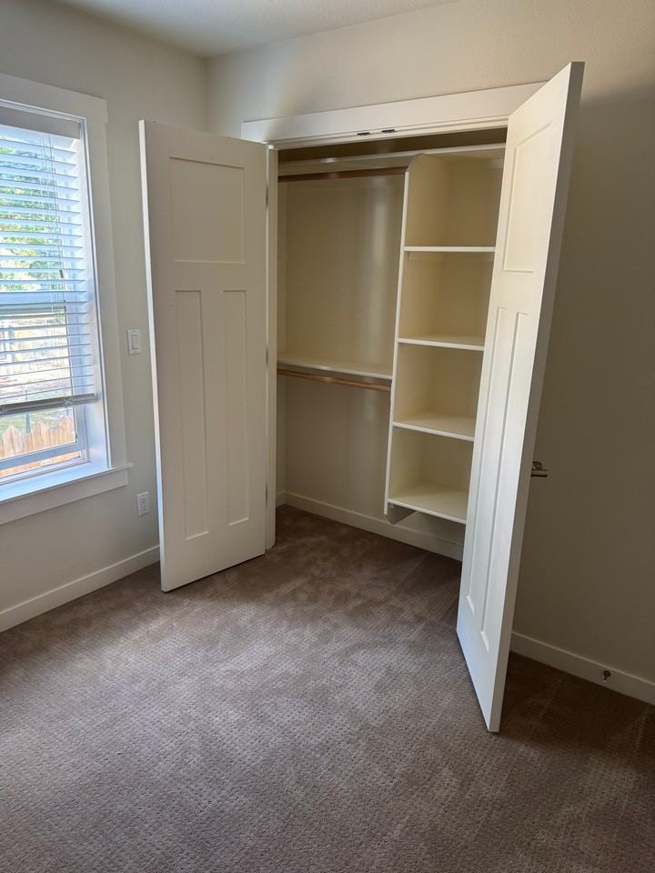 3207 Ne 39th St - Photo 5 of 12