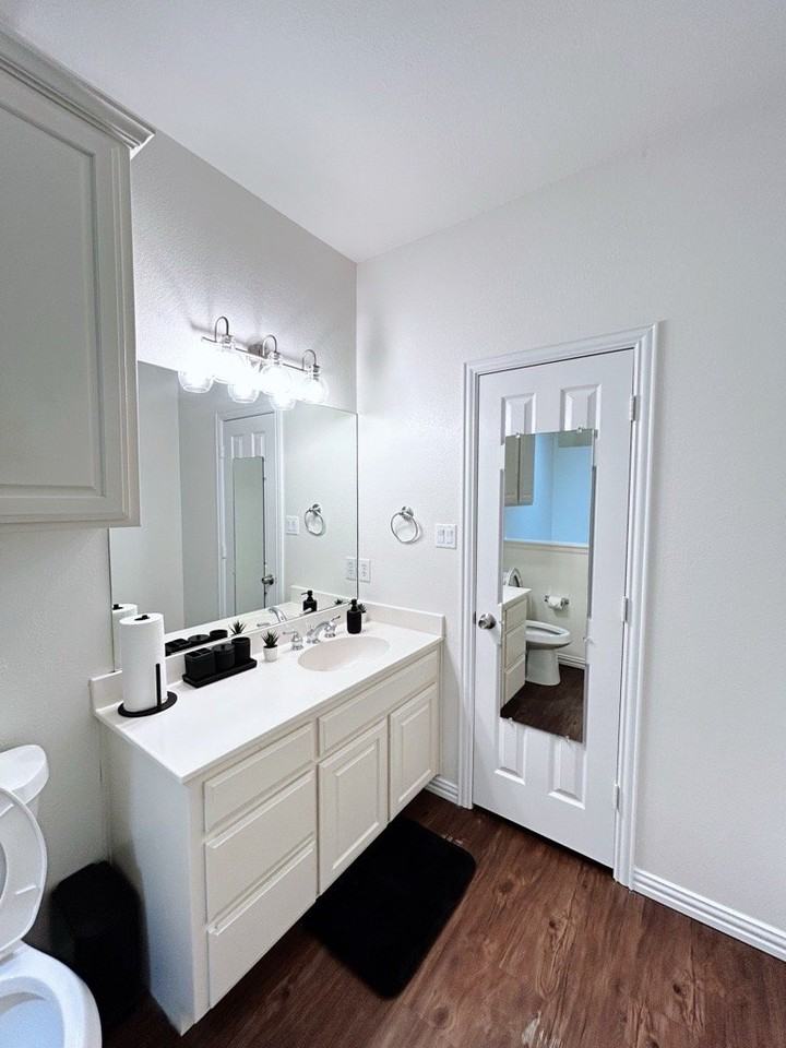 4610 Oak Club Dr #1 - Photo 2 of 14