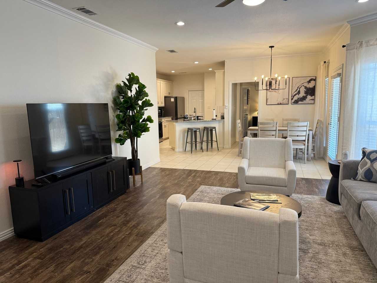 4610 Oak Club Dr #1 - Photo 6 of 14