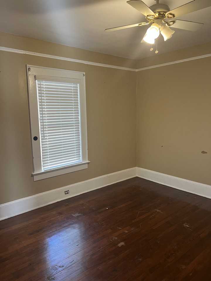 1057 Third St - Photo 6 of 11
