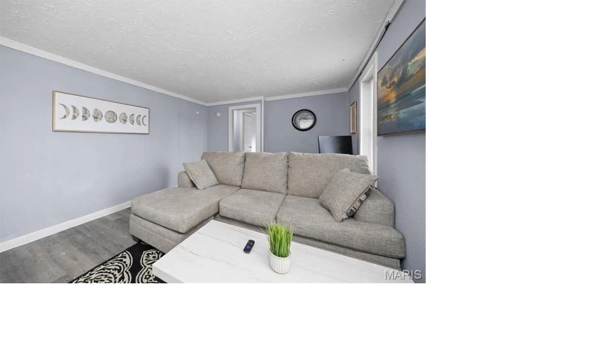 226 N 8th St - Photo 3 of 16