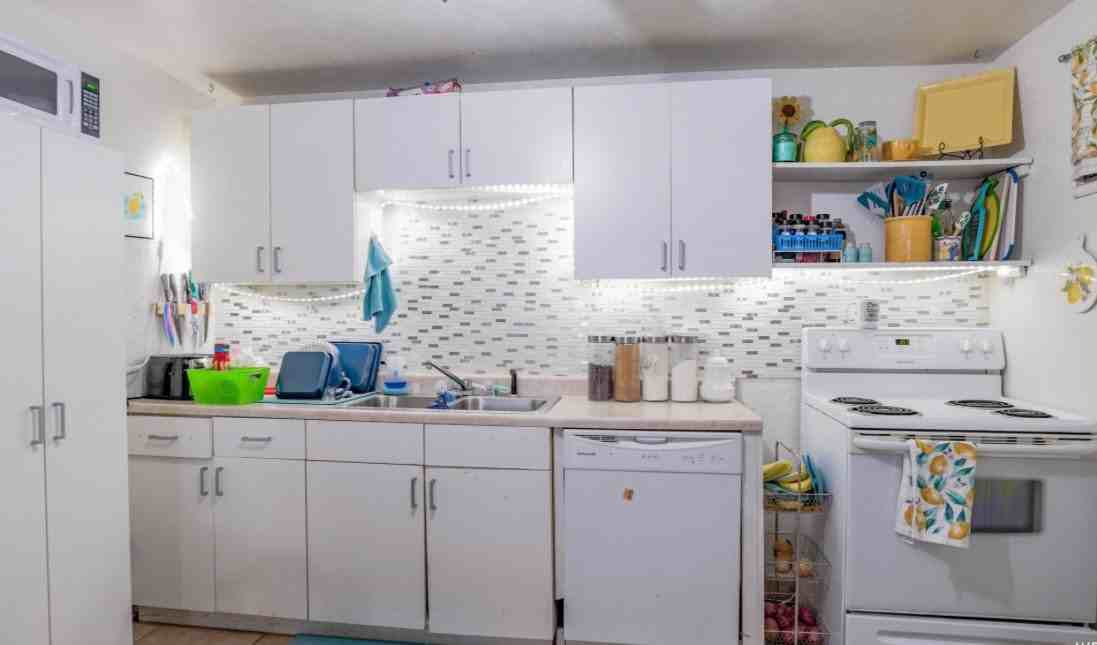 1928 Nw - Photo 6 of 8