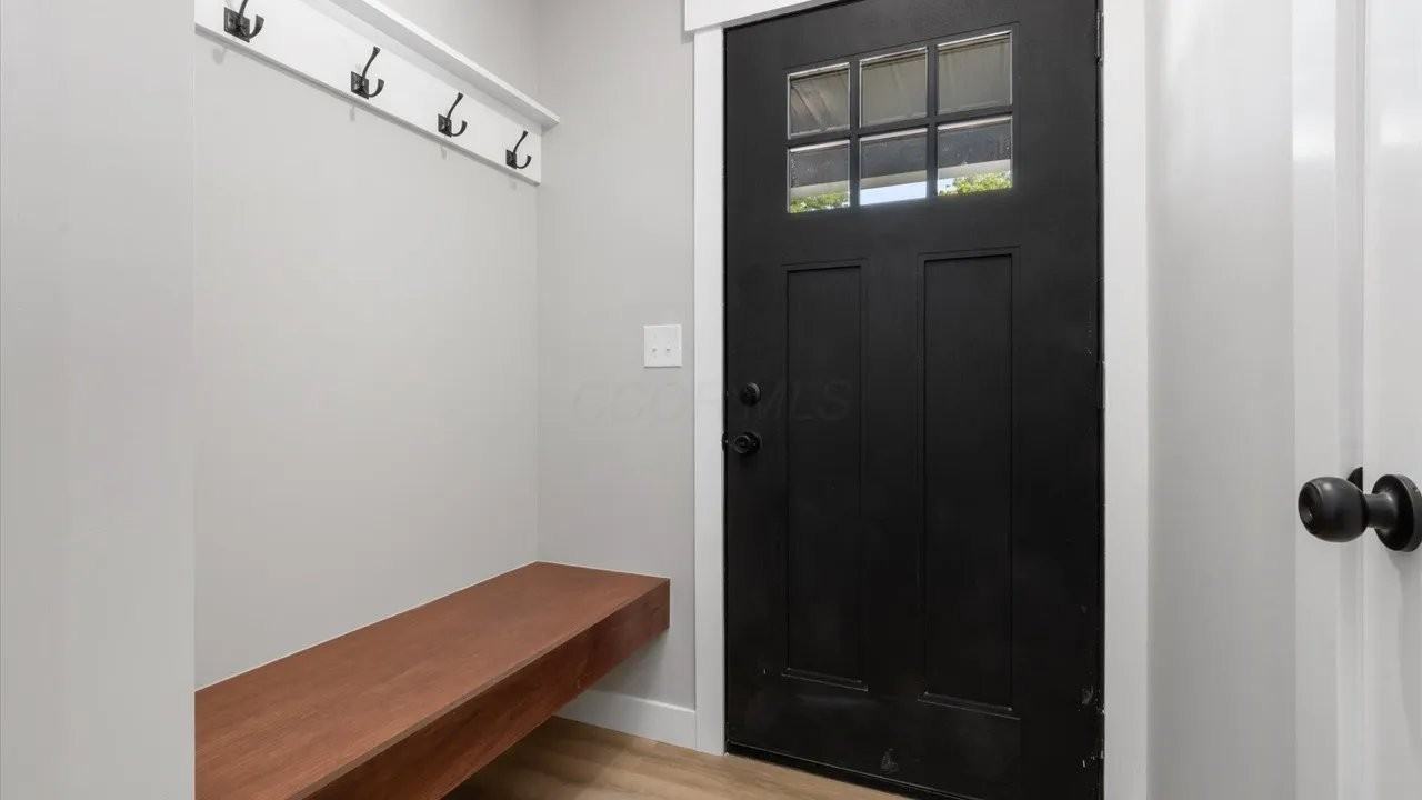 1319 W Canal St - Photo 6 of 9