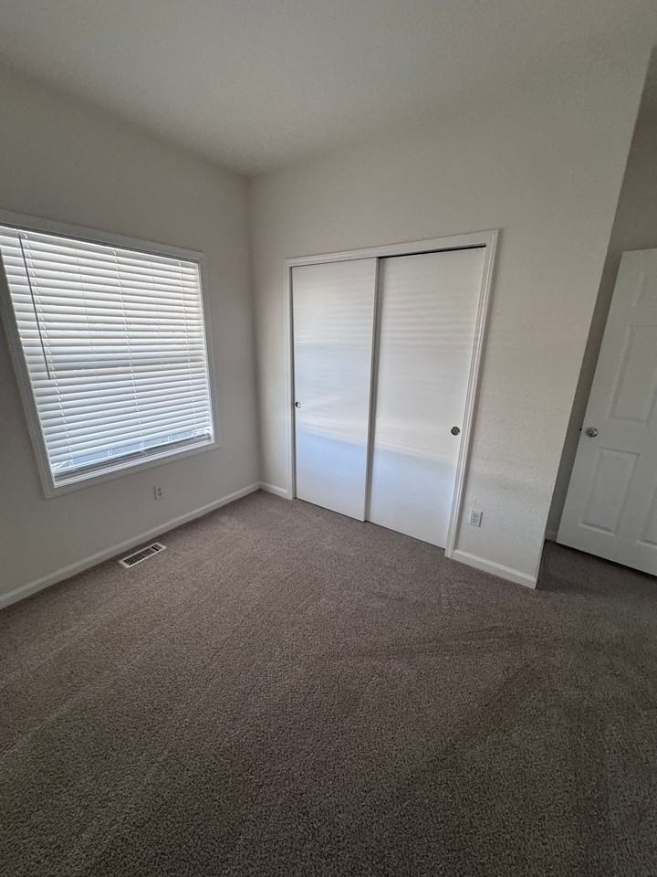 77106 Lauppe Ln #106 - Photo 6 of 10