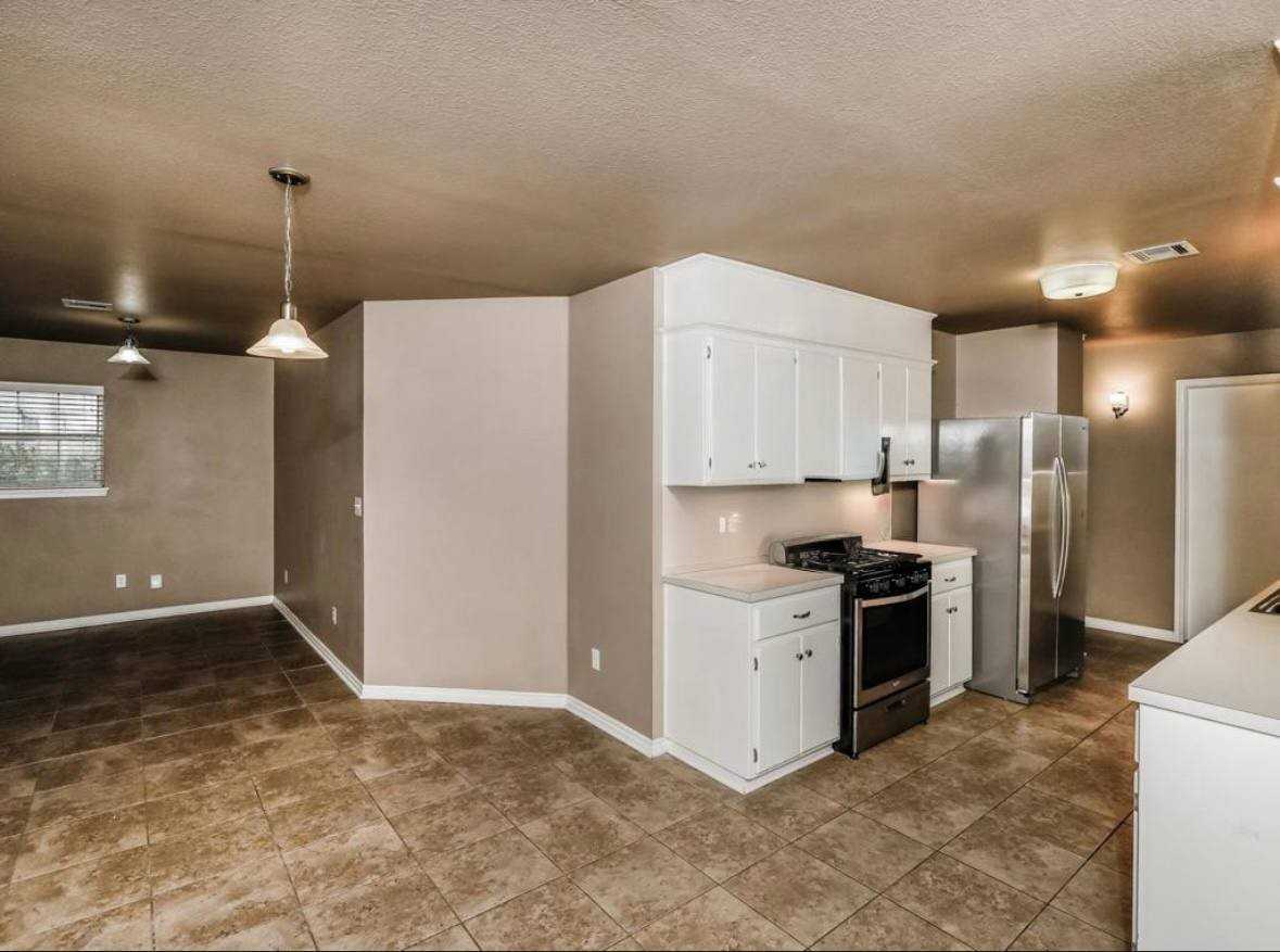 11403 E 101st St N - Photo 2 of 10