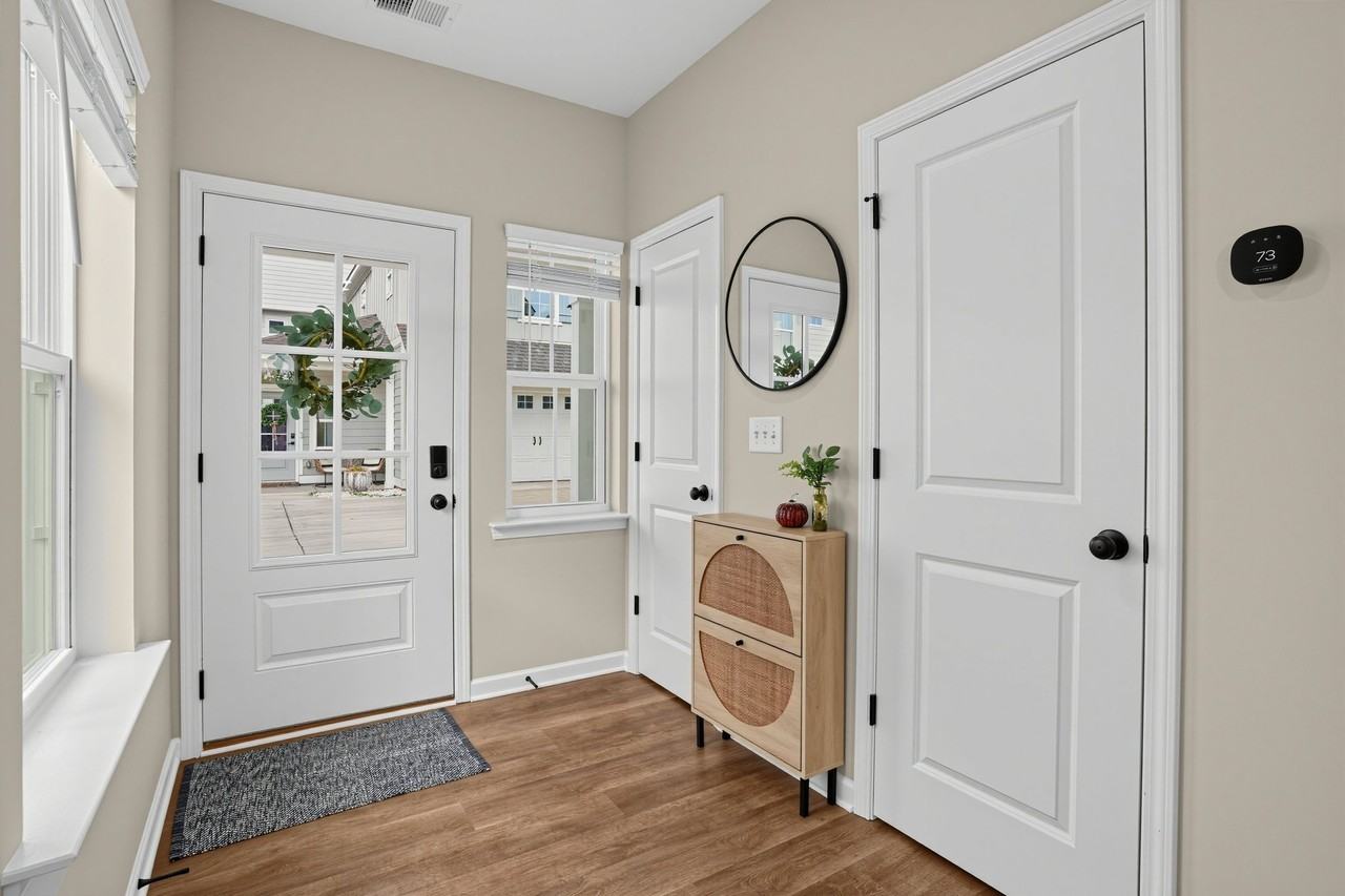439 Couples Dr - Photo 2 of 16