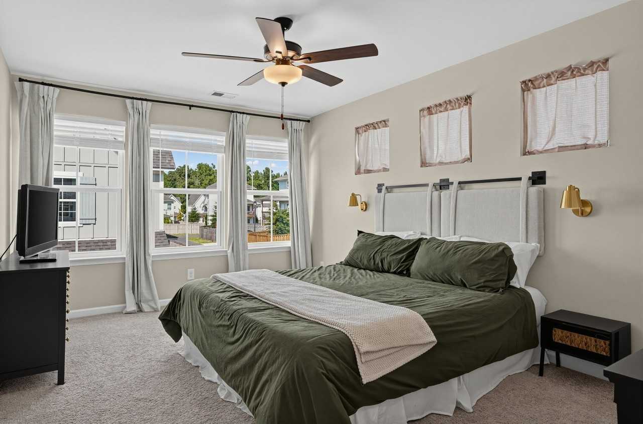 439 Couples Dr - Photo 7 of 16