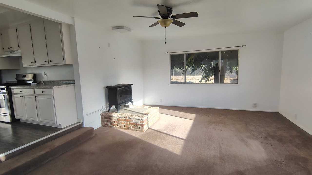 19456 Grangeville Blvd - Photo 2 of 9