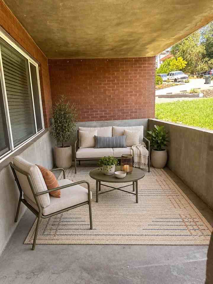 619 N Columbus St #619 - Photo 2 of 8