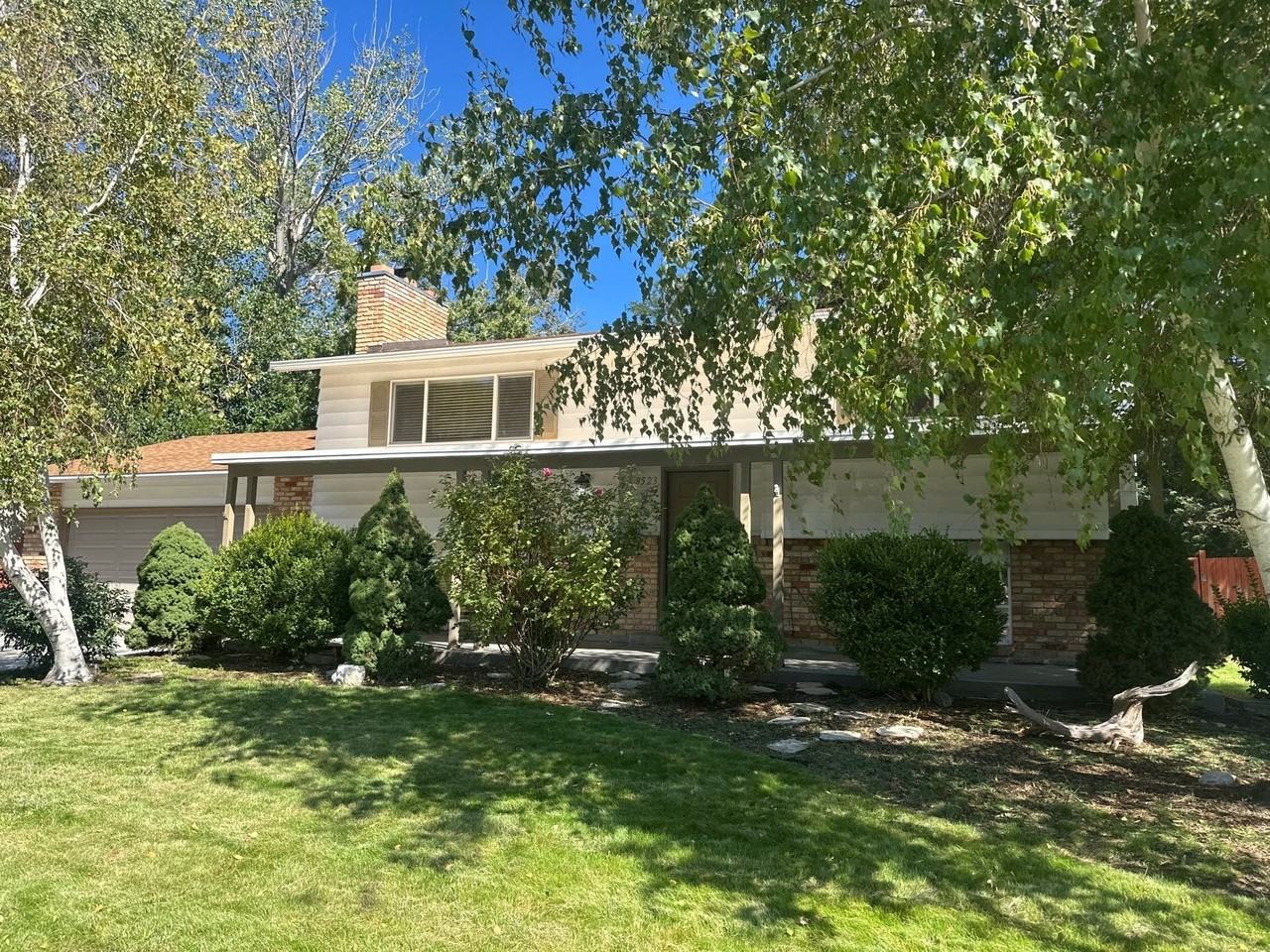 9523 S Raintree Dr - Photo 2 of 17